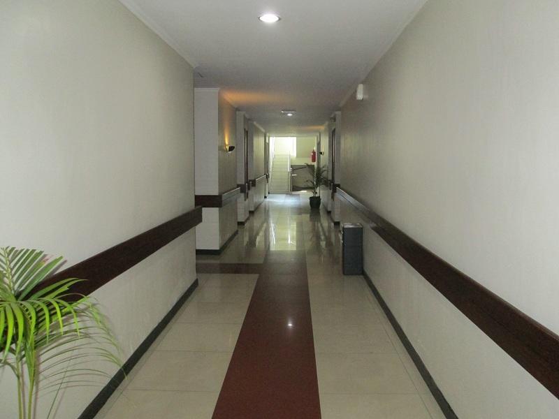 Merpati Hotel Понтианак Экстерьер фото